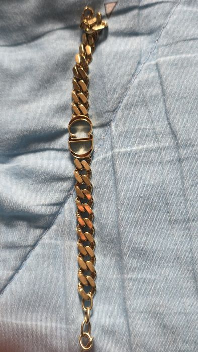 Продаются,золотые украшения.