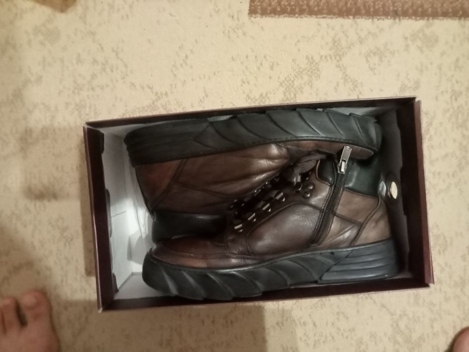 Продам обувь зимнюю