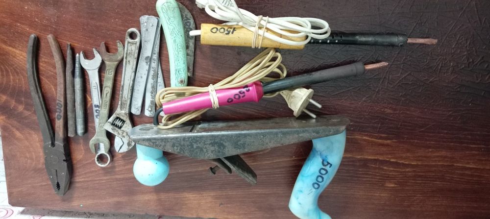 Продам инструмен в хорошем состоянии