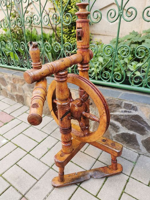 Suport ghivece de flori, lemn lăcuit, impecabil