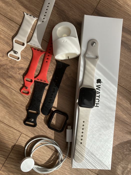 Apple watch SE 2nd Gen 40mm Starlight