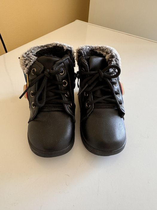 Продается зимний обувь