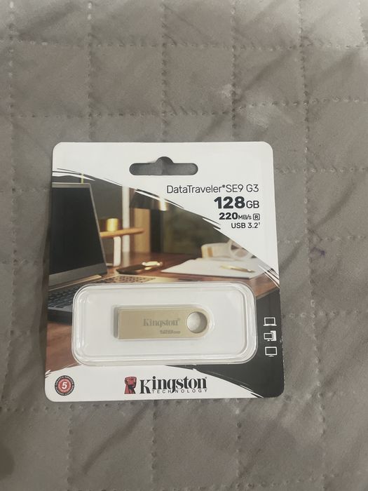 Флешка Kingston 128GB