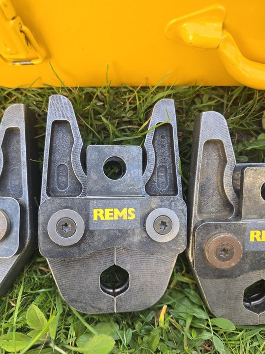 REMS R220 Presa pentru sertizat cu acumulatori