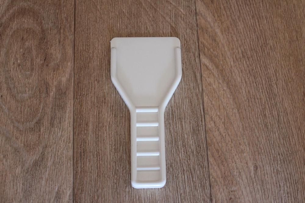 лопатка для снятия льда с морозильной камеры холодильника