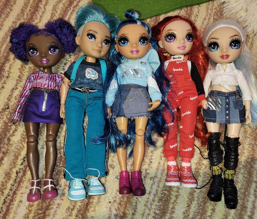 Păpuși Rainbow high