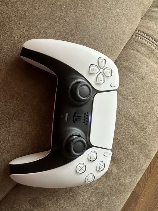 Playstation 5 slim 1TB disc edition + (PS+ Premium)