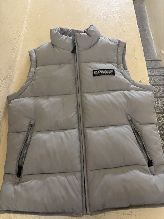 Чисто нов мъжки елек Napapijri