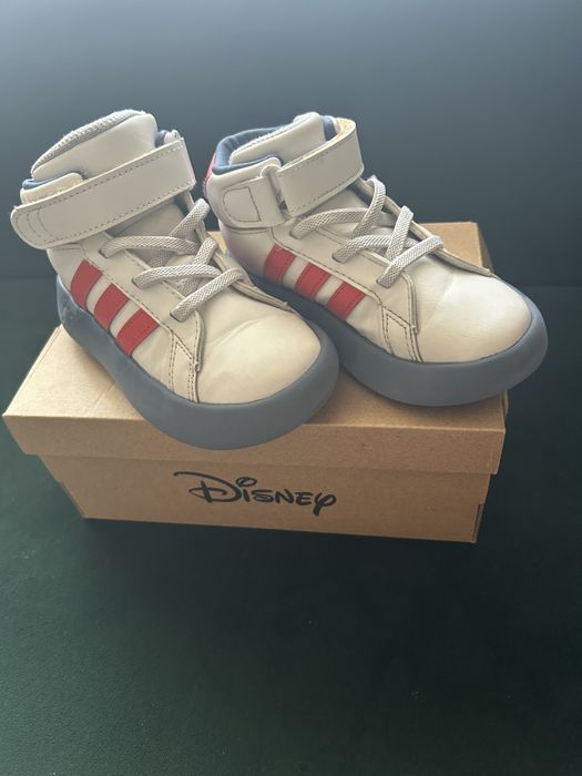 Vand sneakers adidas