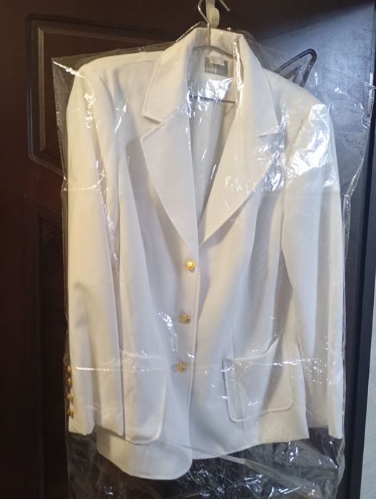 Белоснежный Пиджак почти Новый 46 размер