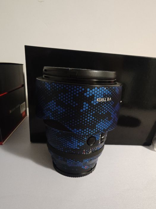 Vând Viltrox 75 F/ 1.2  montura E - Sony+ filtru hoya high grate slim