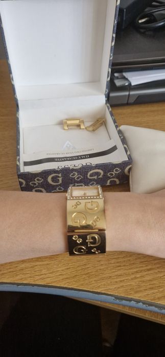Ceas auriu GUESS