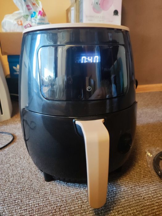 Чисто нов Air fryer / Еърфрайър / Еърфраер / Горещ фритюрник