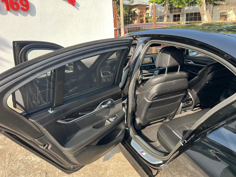 Bmw 750 diesel x drive M pachet extra full 2017 400cp variante schimb