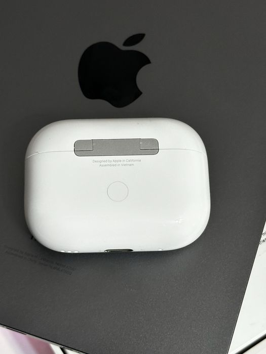 Кейс Airpods 2Pro оригинал