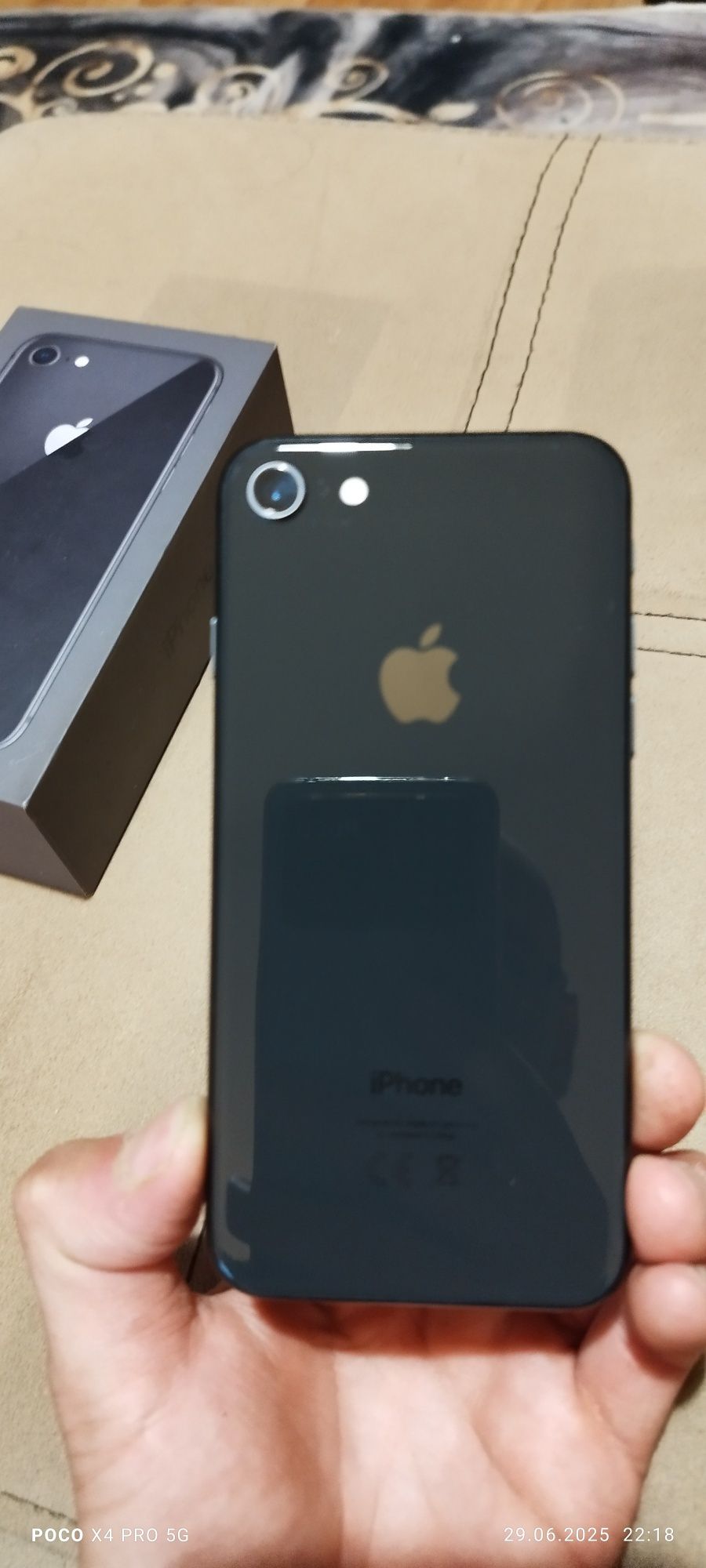iPhone 8/ 64GB /
