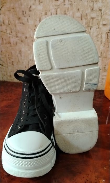 Женская обувь 36 размер.