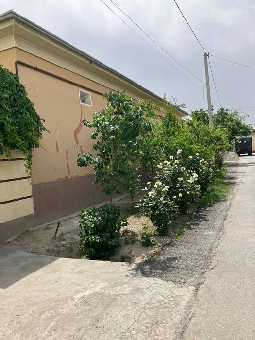 Мухаеда  ховлини  бир  кисми  сотилади. 57 000  $ Раксанани оркаси9397