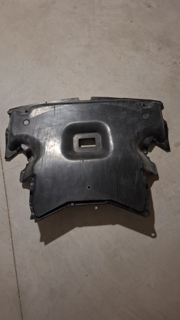 Кора под двигател mercedes c clas w203