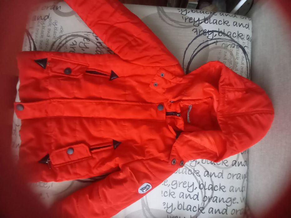 Продам осеннюю куртку на мальчика