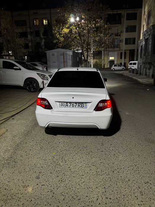 Нексия 2 2013 года люкс позиция 1.6 Донс матор