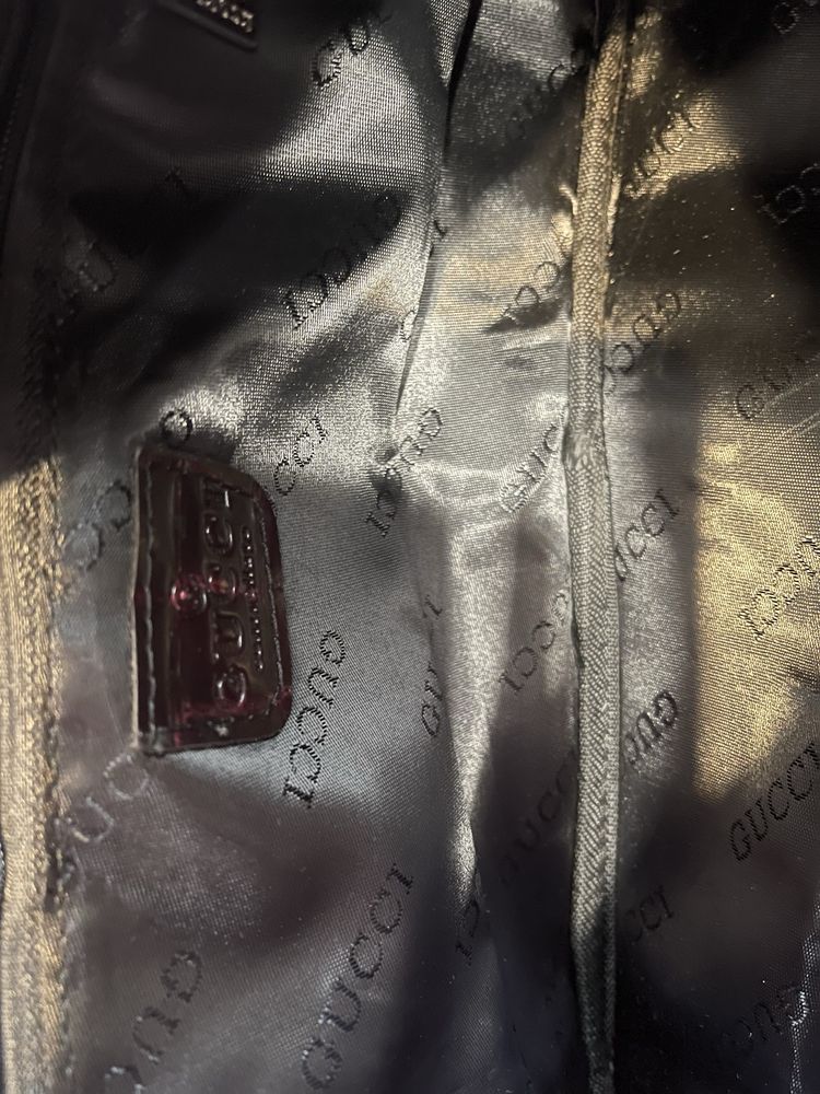 оригинална чанта  gucci- нова