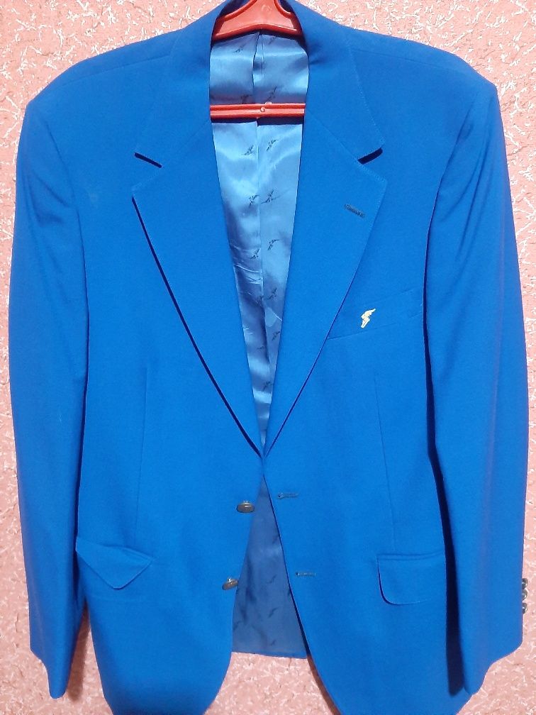 Продается пиджак брендовый Гудер фирмы.Пиджак новый ещё не носили.