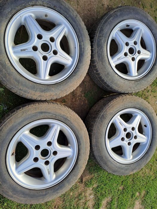 Джантите са били на бмв318.гумите не стават.
