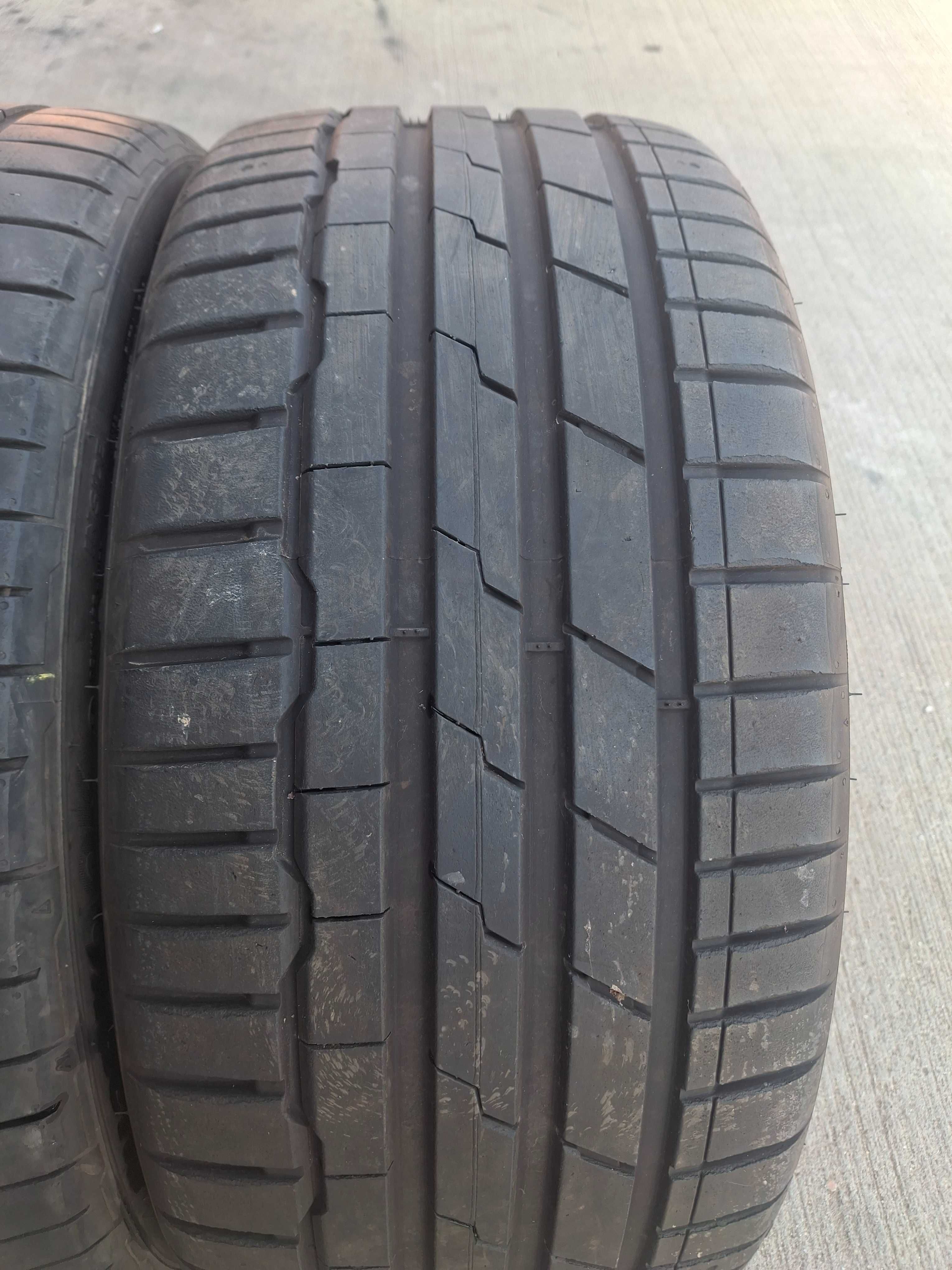 2бр. летни гуми 235/35/19 Hankook DOT 4223