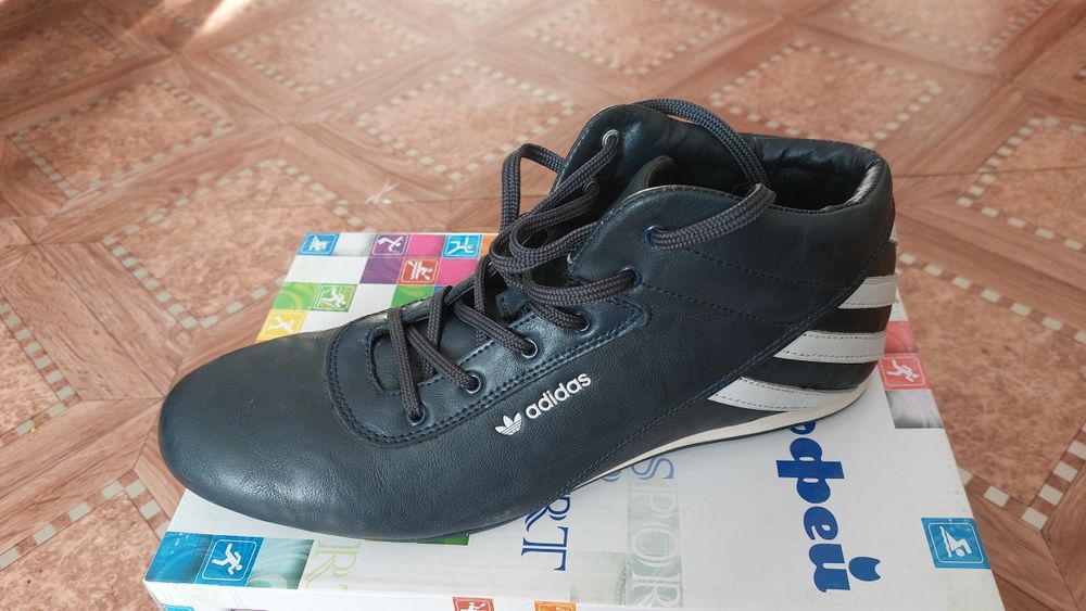 Продам кроссовки