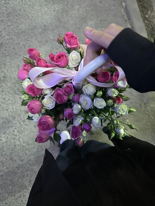 Букет из кустовых роз