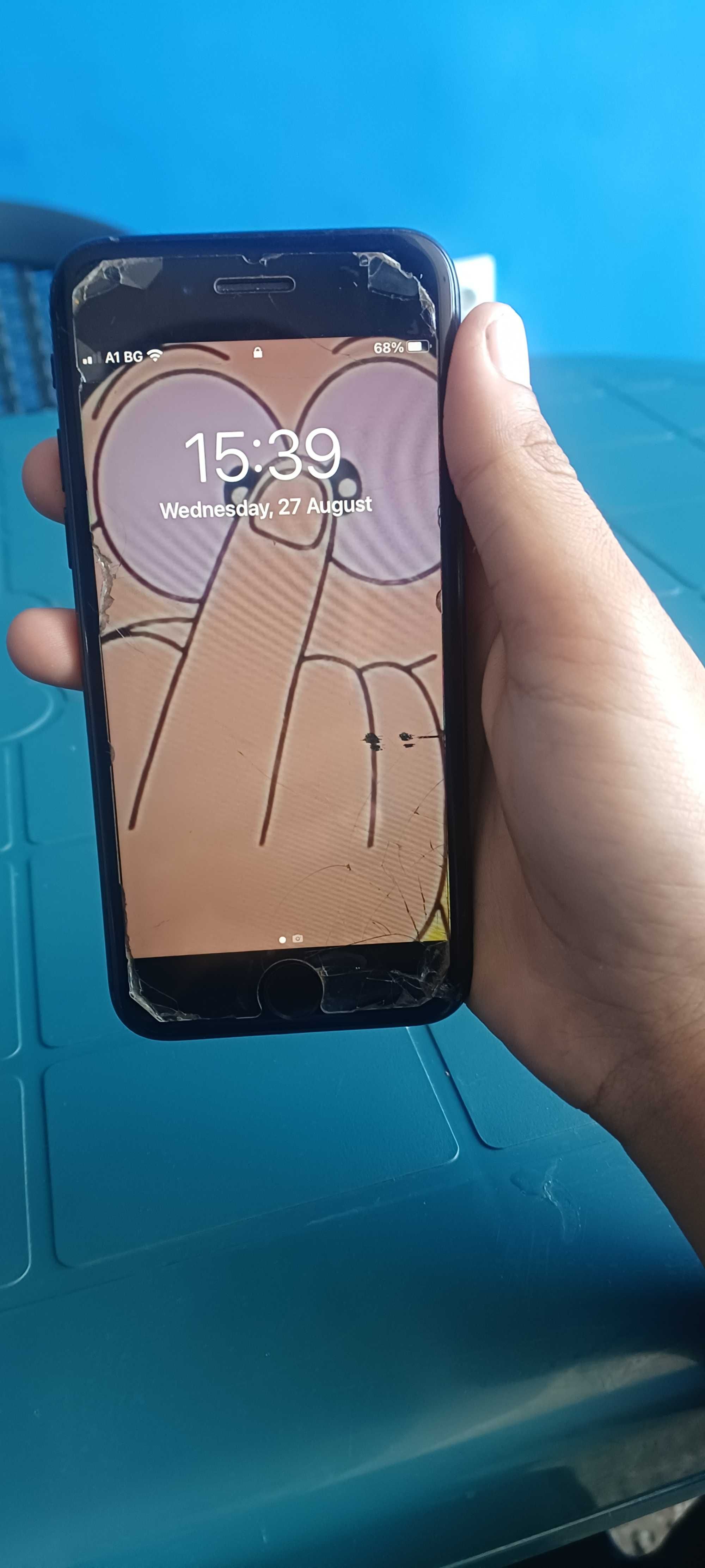 Продавам iphone 7