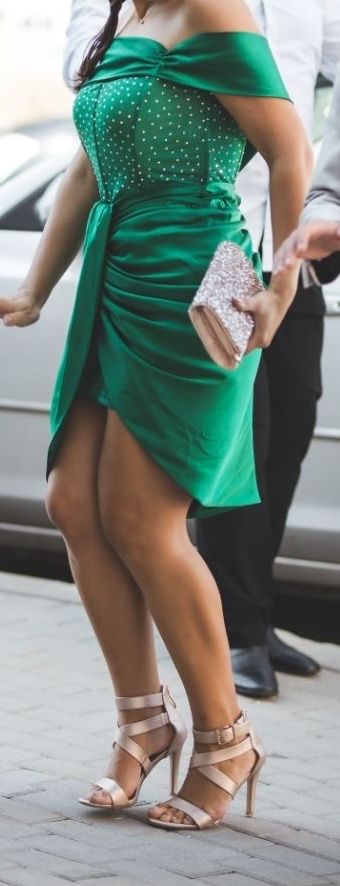 Маслено зелена официална рокля