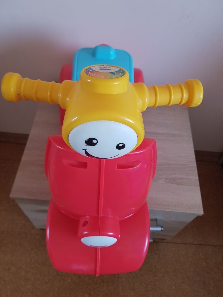 Детска количка за бутане с крачета