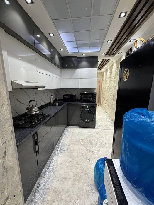 Срочно 3 хоналик КВ сотилади