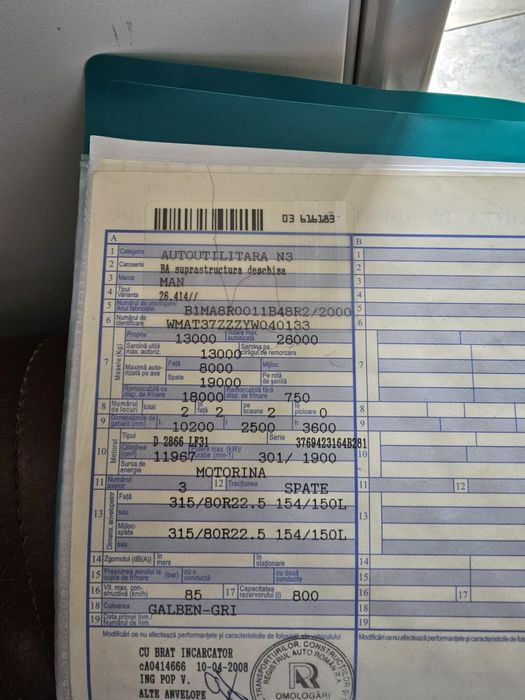 Camion MAN cu macara