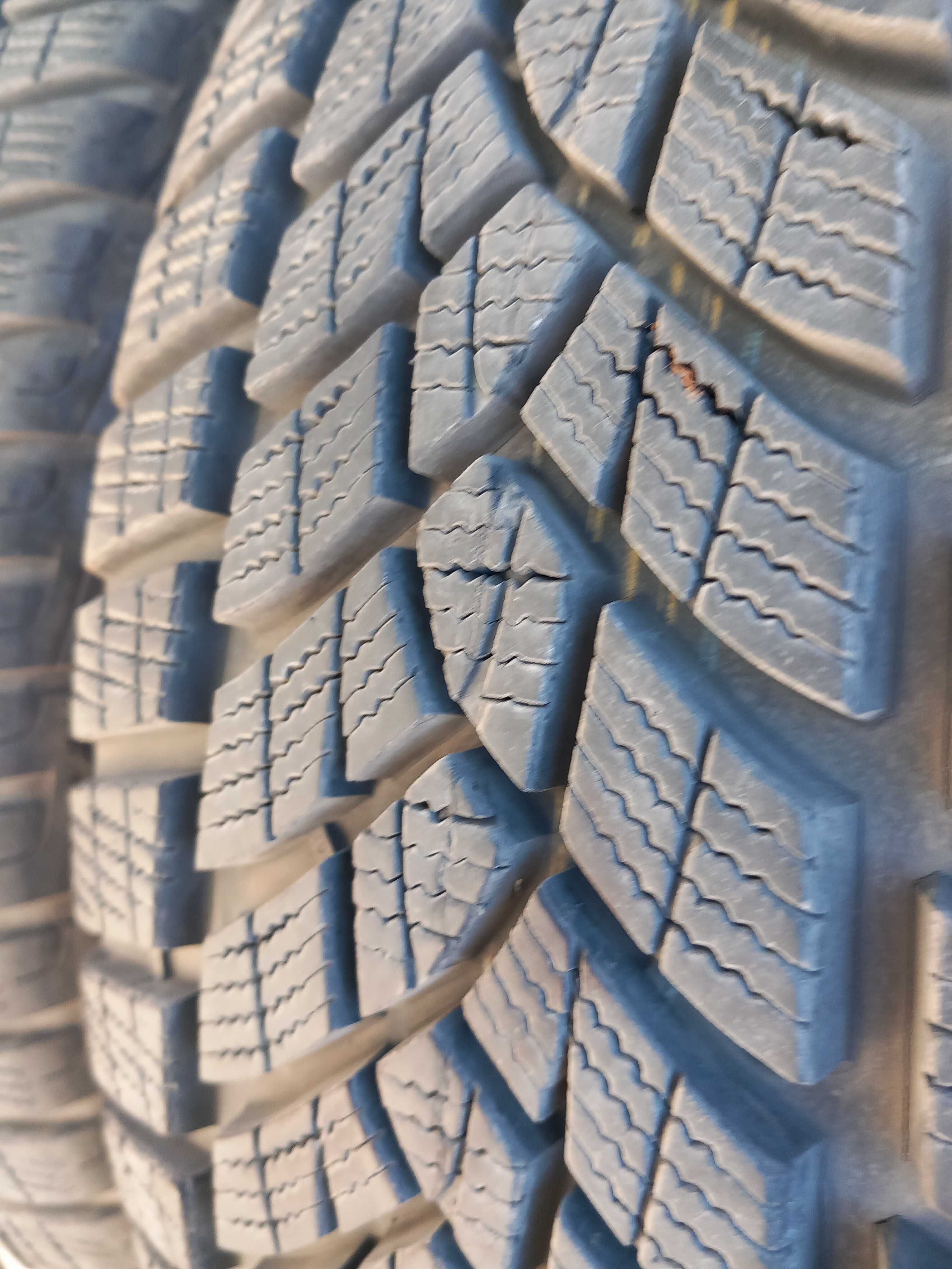 205/55 R17 Goodyear