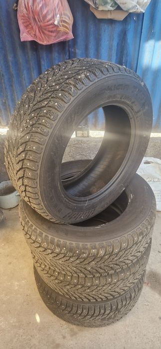 Nokian Hakkapelitta 9 215/60/16