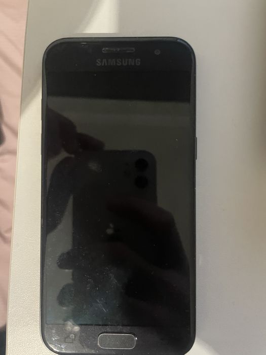 3 телефона продам