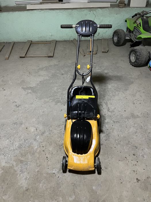 Продаётся газонокосилка