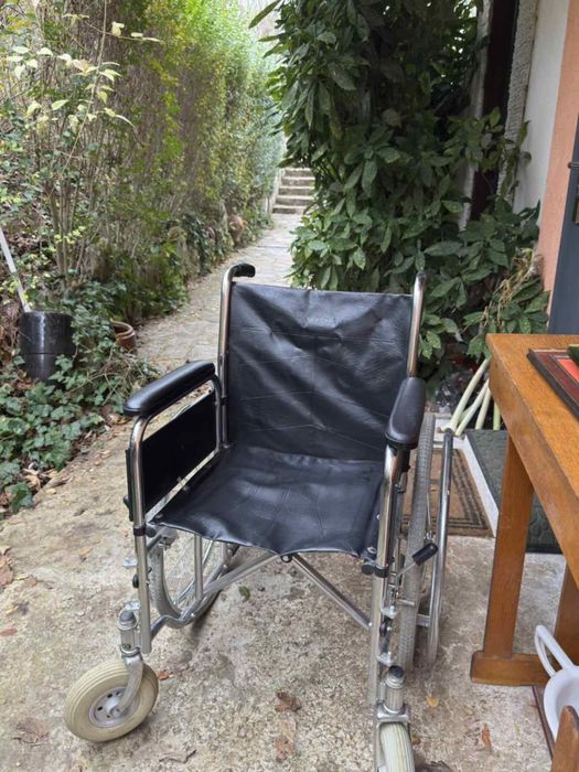 Инвалидна количка степенки