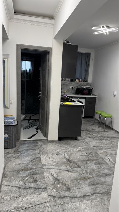Vand apartament complet mobilat