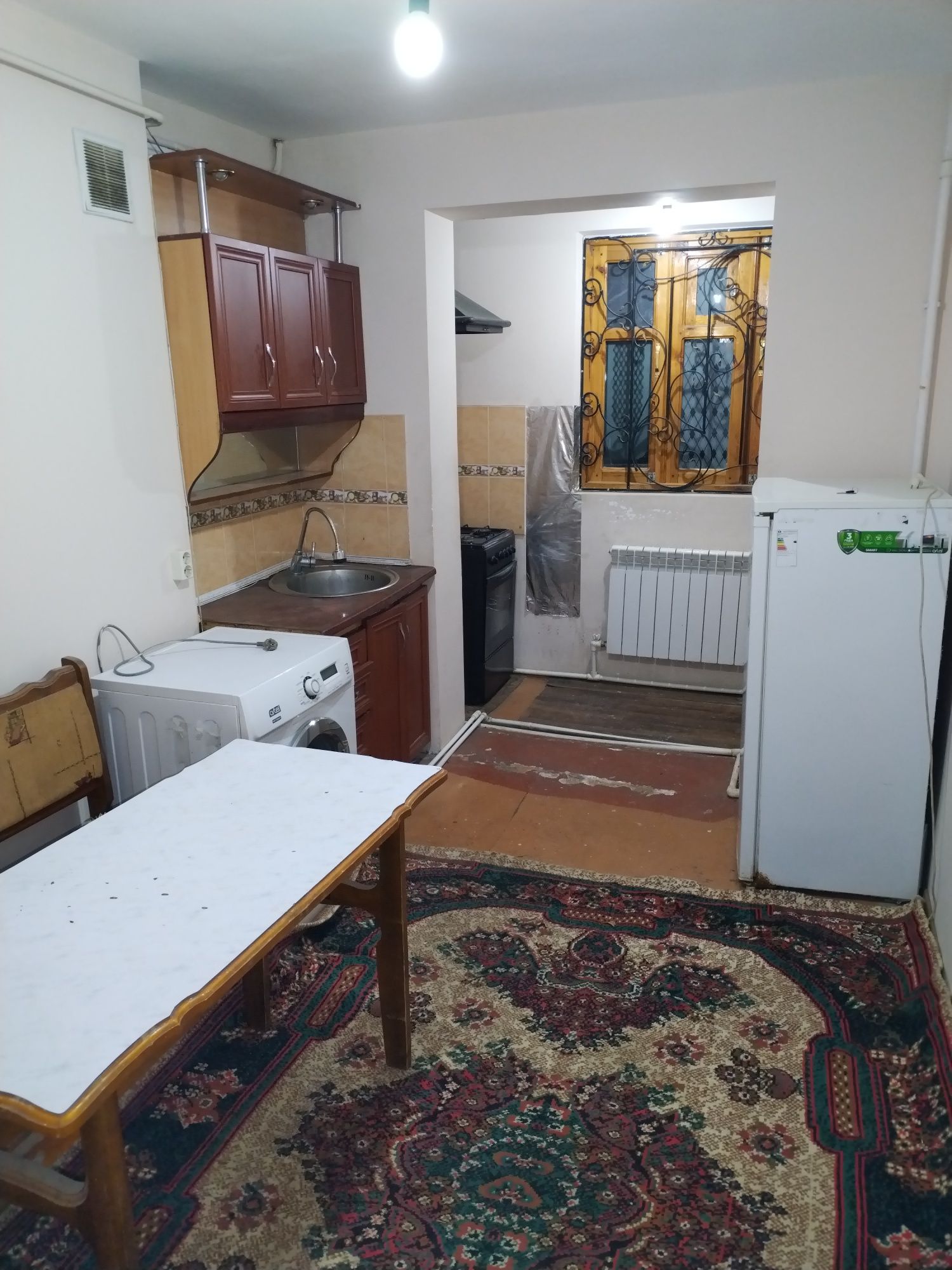 Sagdiyana 1etaj 3 xona bez agenstva