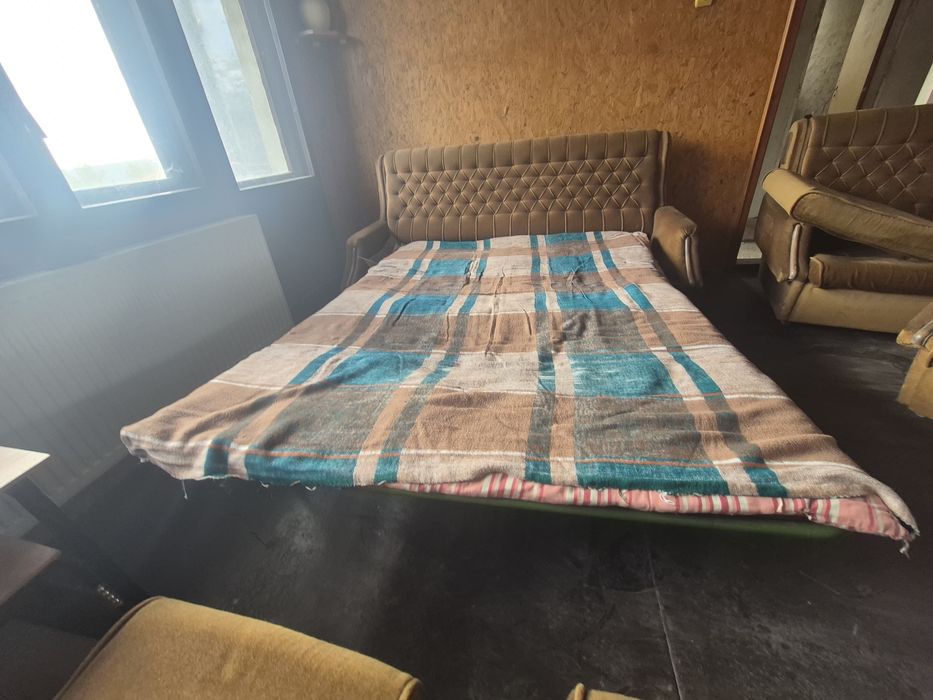 Продавам холно обзавеждане