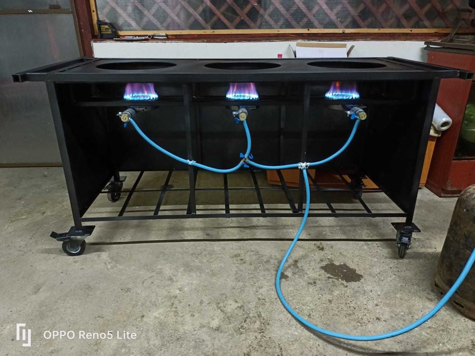 Stand gătit la ceaun tuci