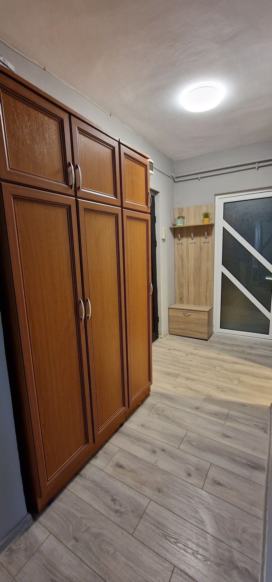 Apartament 2 camere Ostroveni - de închiriat
