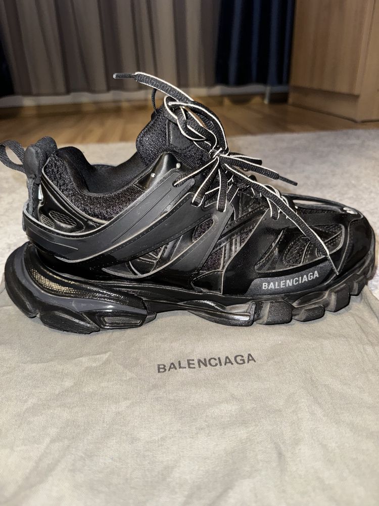 Balenciaga track triple black