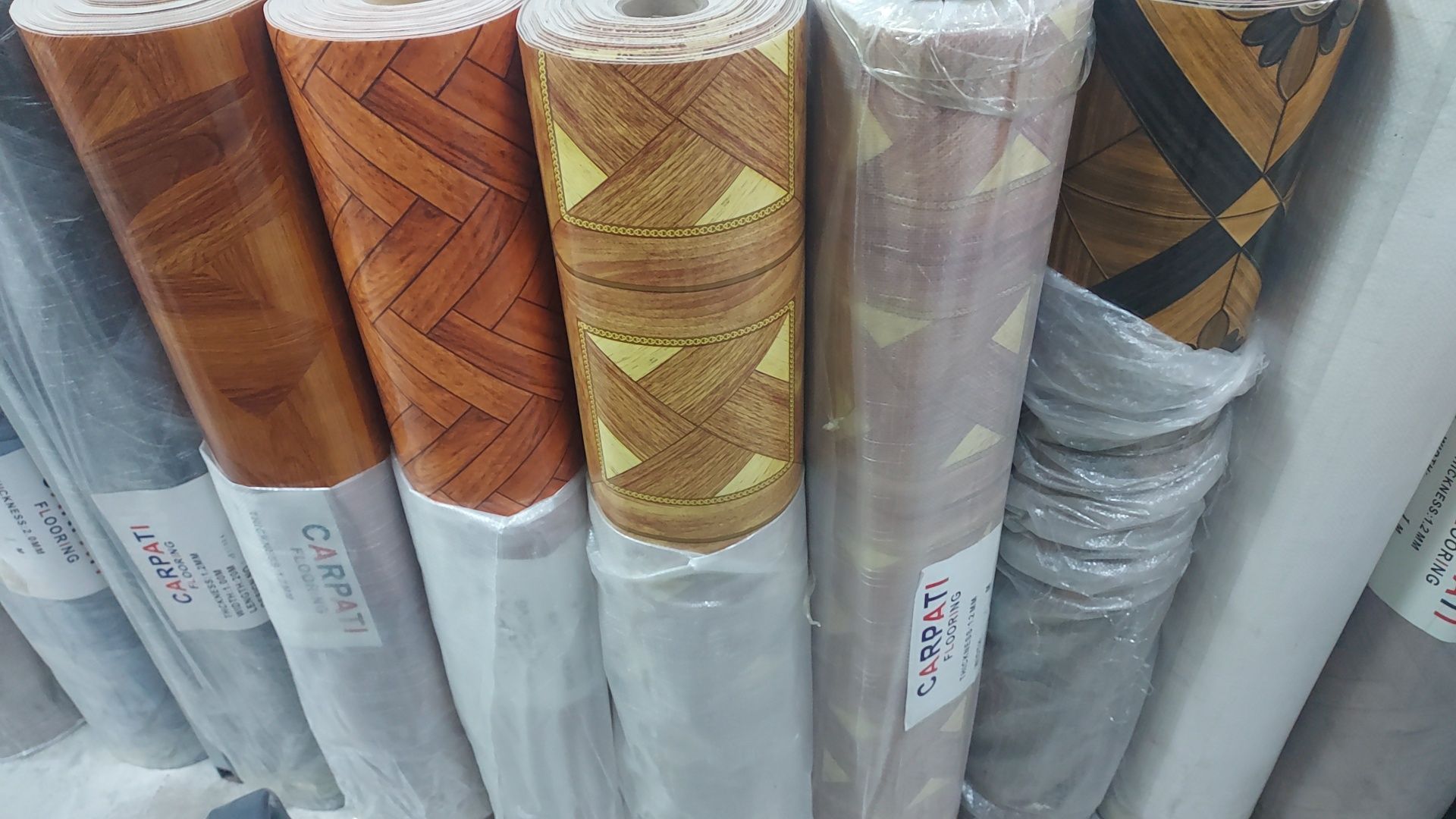 Linoleum 1,2 gros, 1m lat-20m lung nou.
