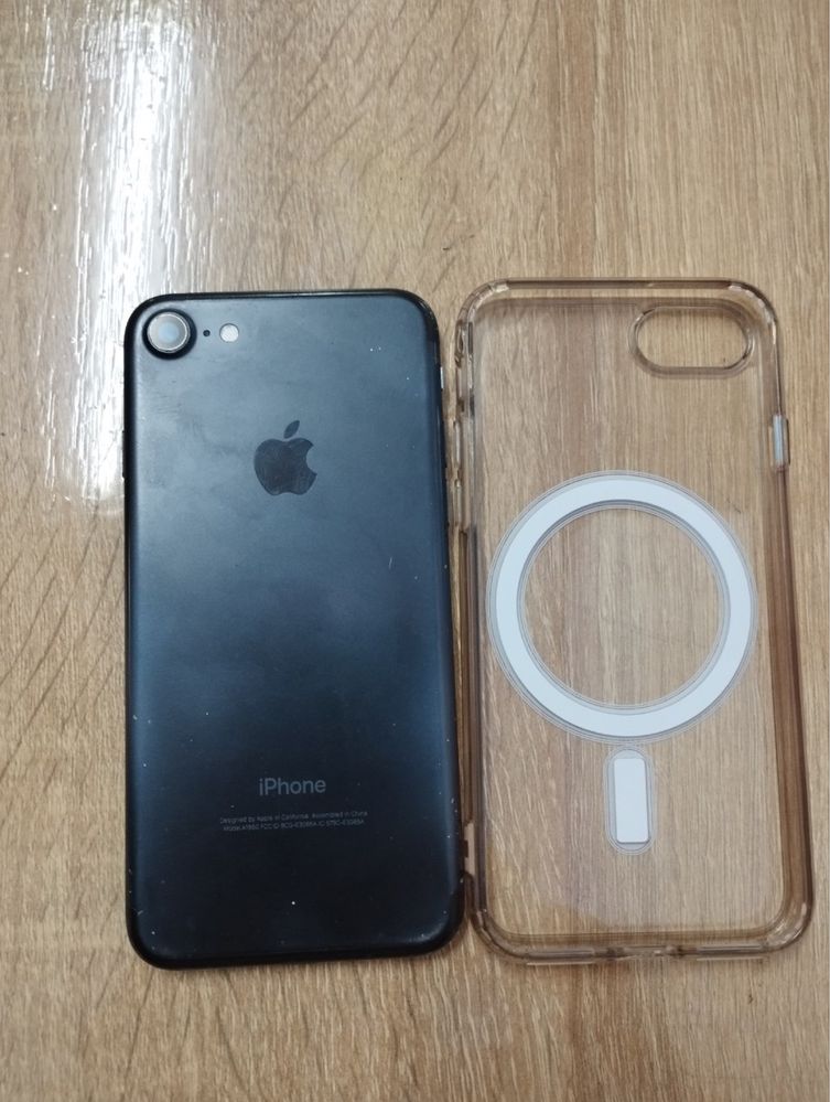 srochno Iphone 7/32 sotiladi 800.000som kelishamiz