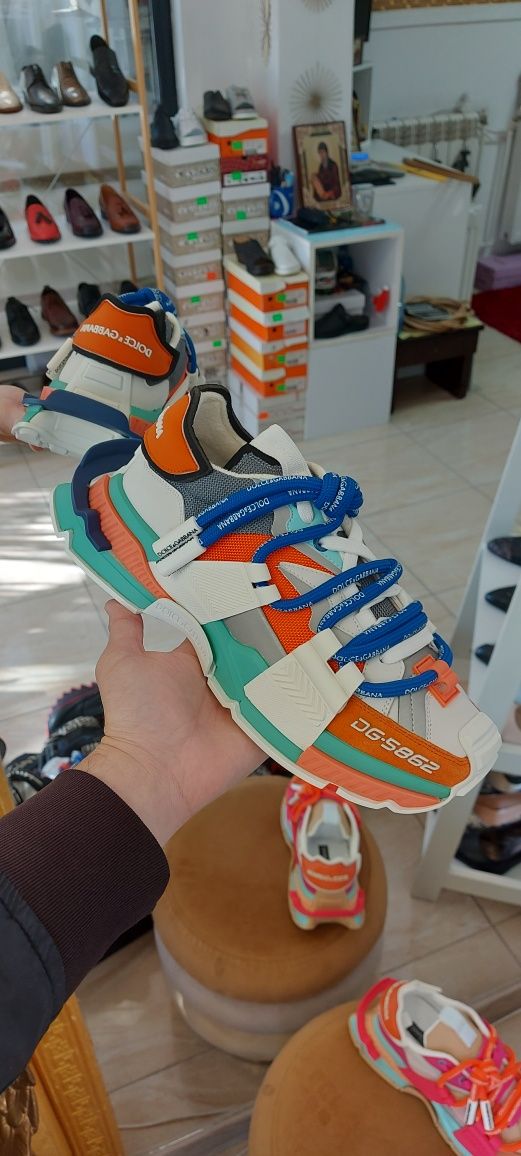 Adidasi de calitate in editie limitata 3 modele pe 6 nuante